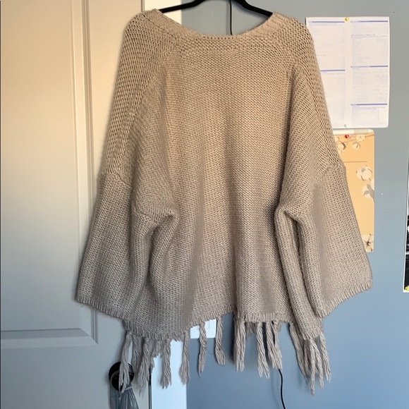 L/XL Tassel Cardigan Beige. - Picture 2 of 6